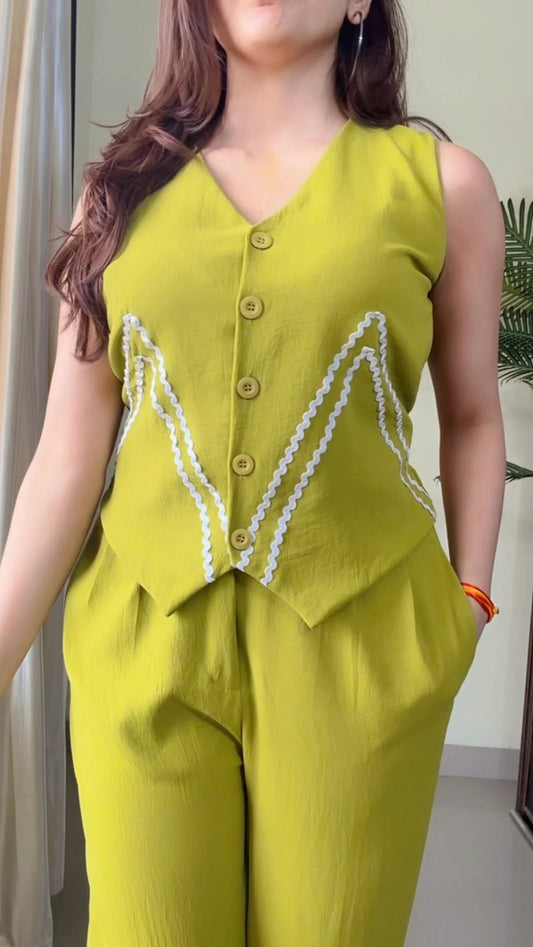 Scarlet Curve Adjustable Co-ord Set